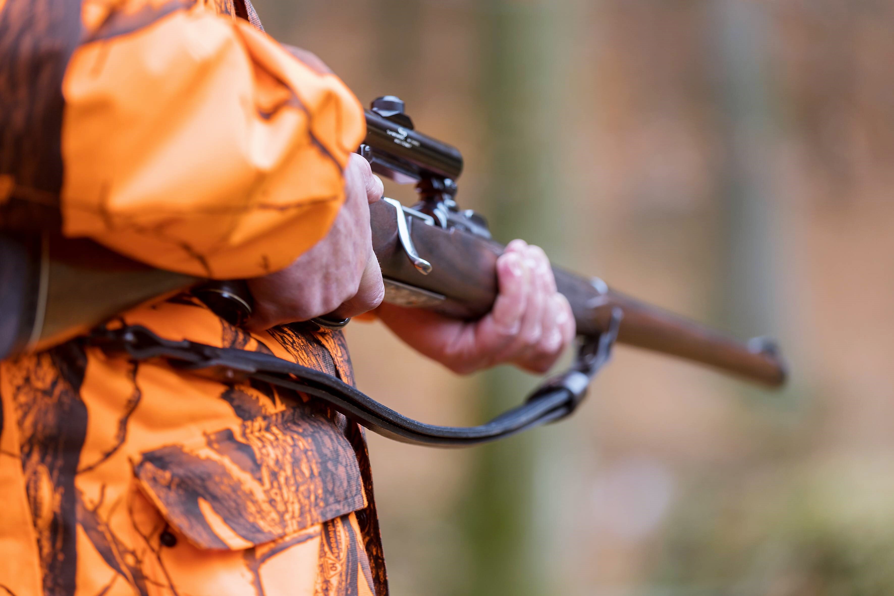 Hund erschießt Herrchen! Unglaublicher Unfall endet tödlich! Waffenliebhaber vom eigenen Hund getötet