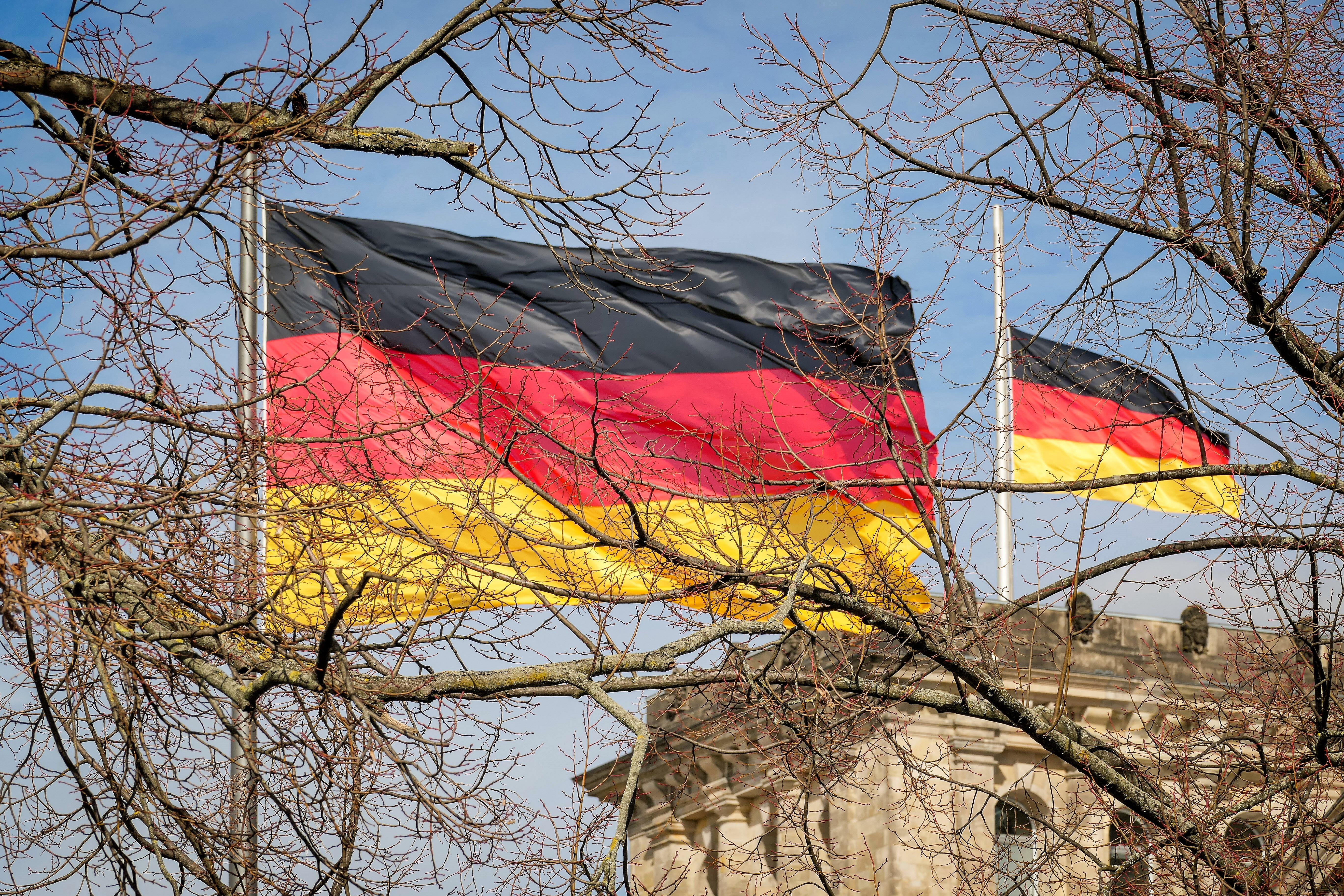 Ehemaliger Innenminister verklagt Deutschland! 8 Jahre nach schrecklichem Eurowings-Absturz mit 150 Toten!