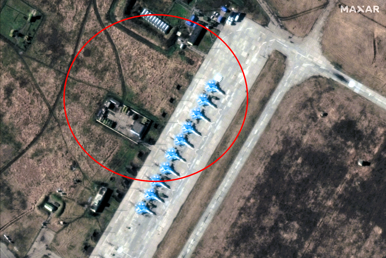 Putins Weltuntergangsflieger in Gefahr! Russischer Militärflugplatz auf der Krim schwer getroffen!