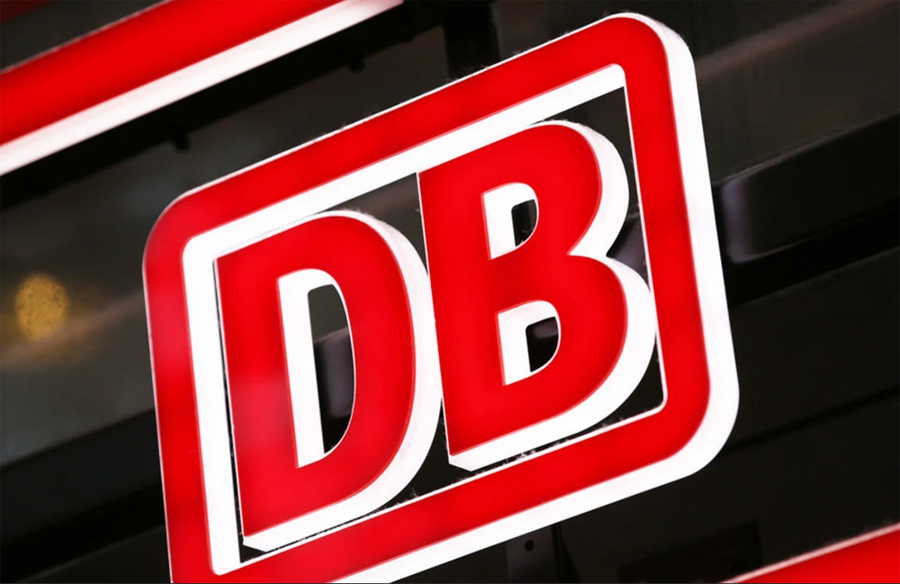 Notfall am Bahnhof! Rettungshubschrauber landet auf den Gleisen! Zugverkehr muss unterbrochen werden!