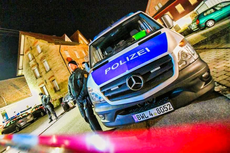 Mafia-Mord in Düsseldorf? Frauenleiche in Fass entdeckt - Schockfund der Düsseldorfer Polizei!