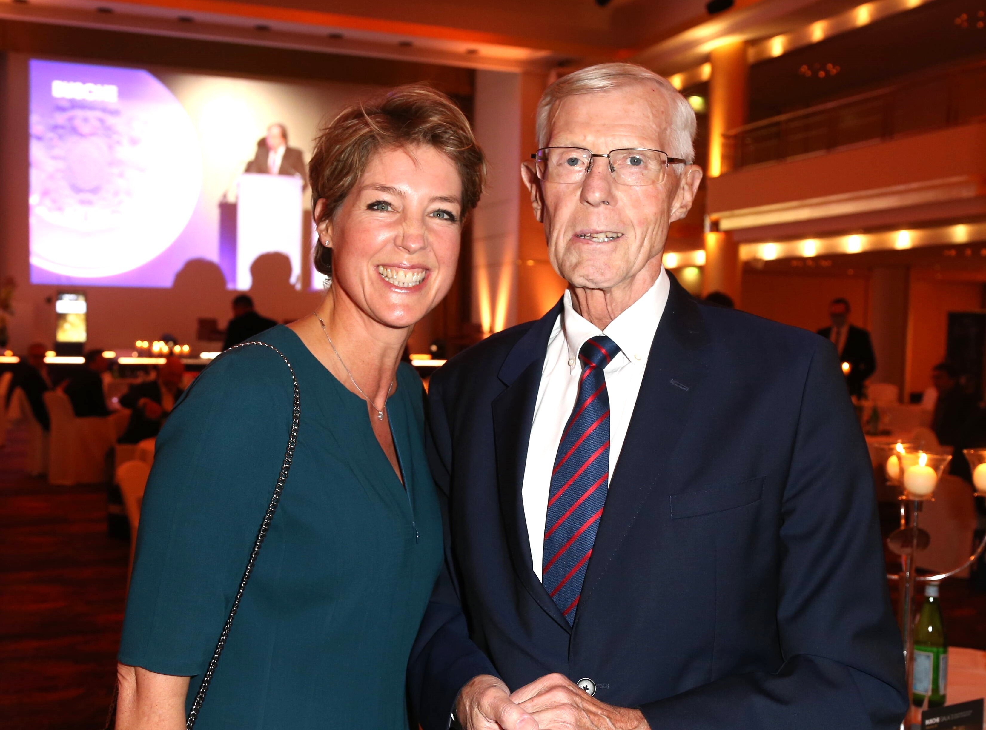 Block-Hotel in Hamburg von Polizei umstellt, alle Eingänge gesichert! Geht es um den Familienstreit?!