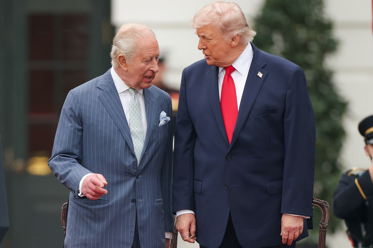 Trump Claims Distant Relation to King Charles — Now He Dreams of Buckingham Palace!